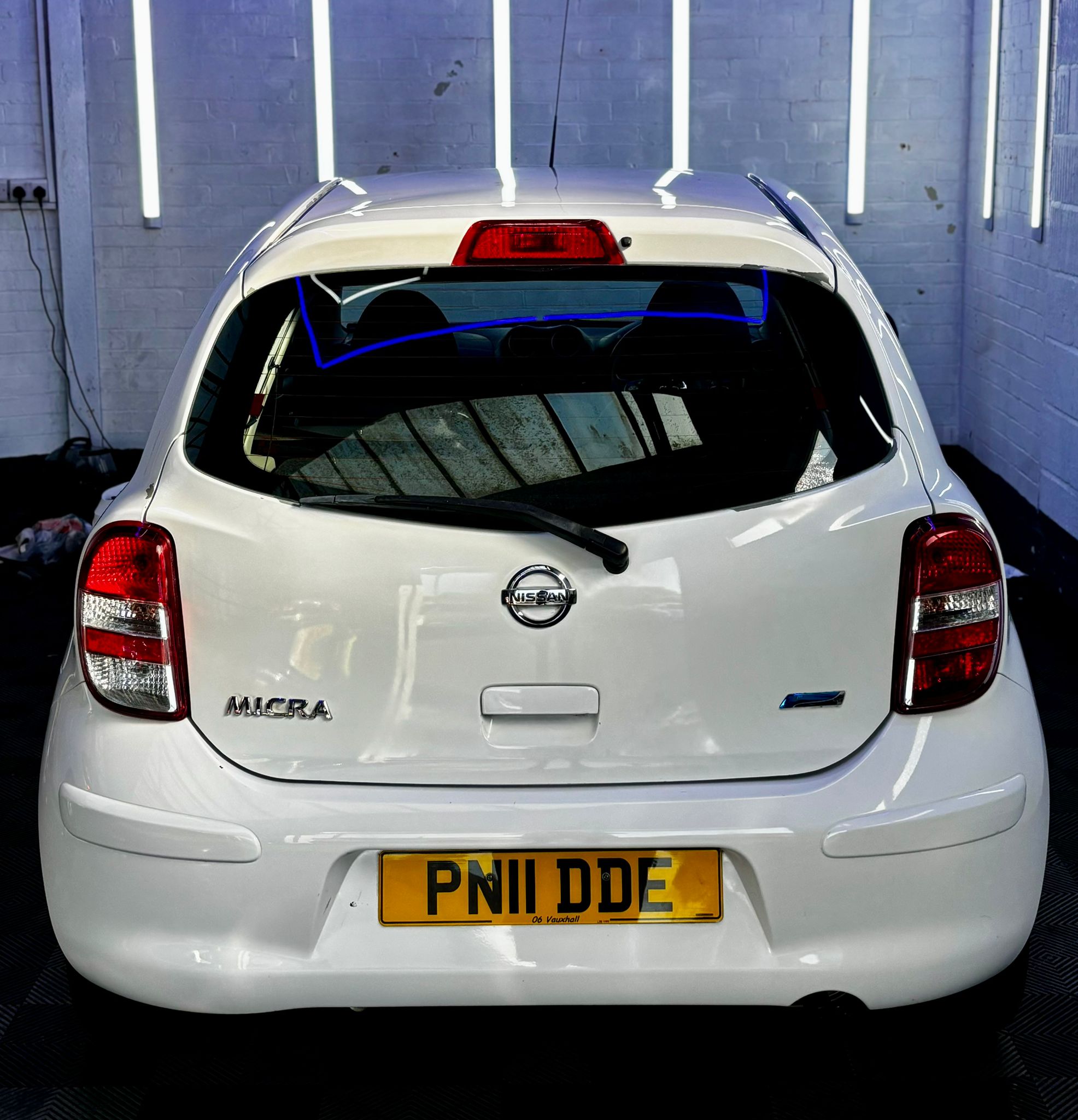 
								Nissan Micra 2011 full									