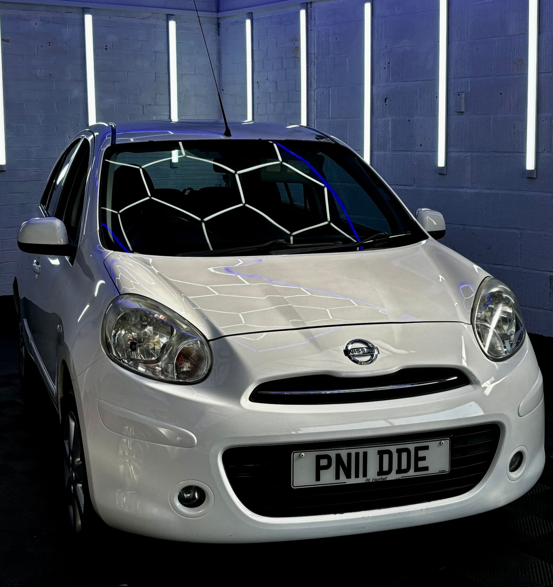 
								Nissan Micra 2011 full									