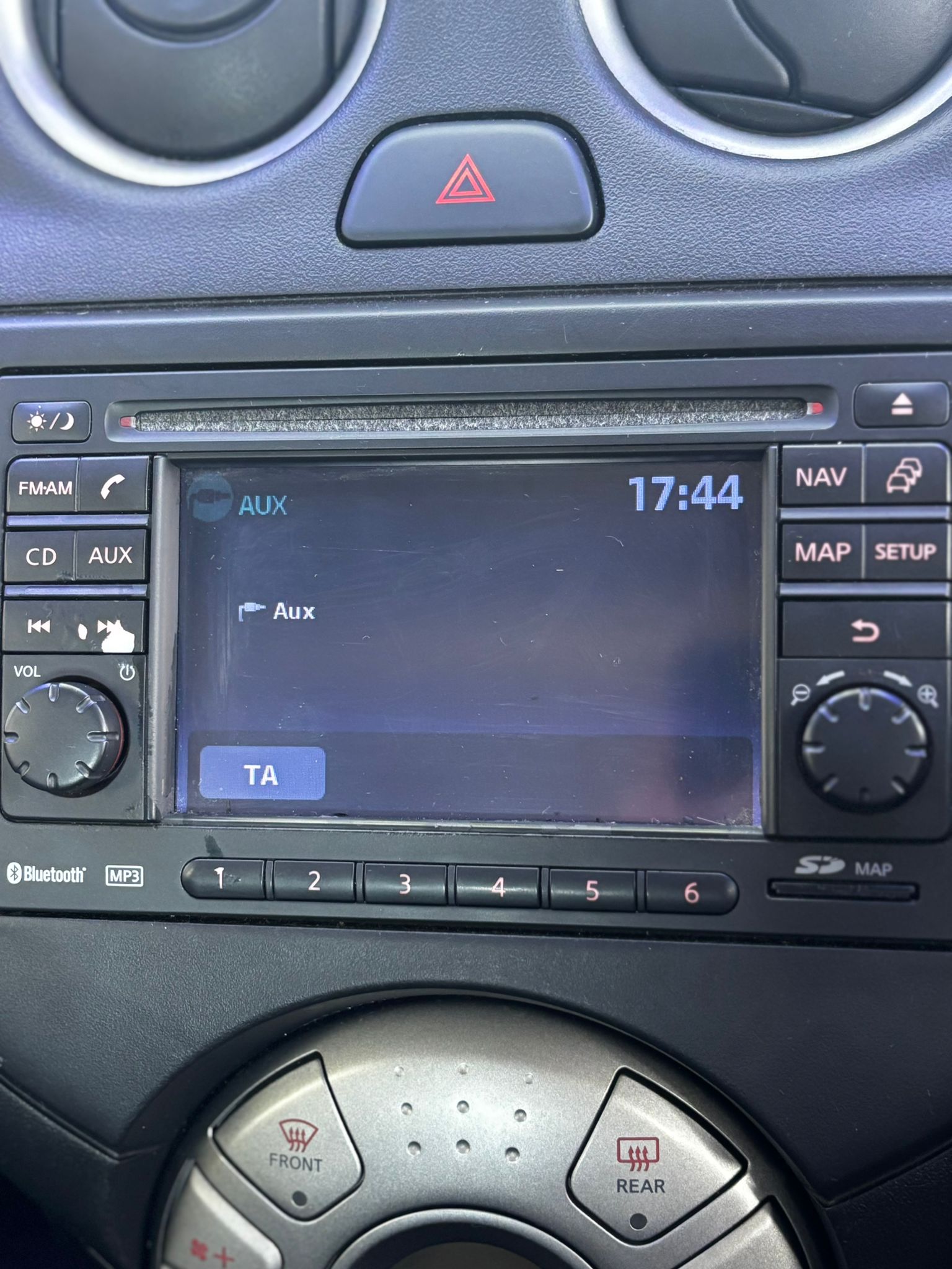 
								Nissan Micra 2011 full									