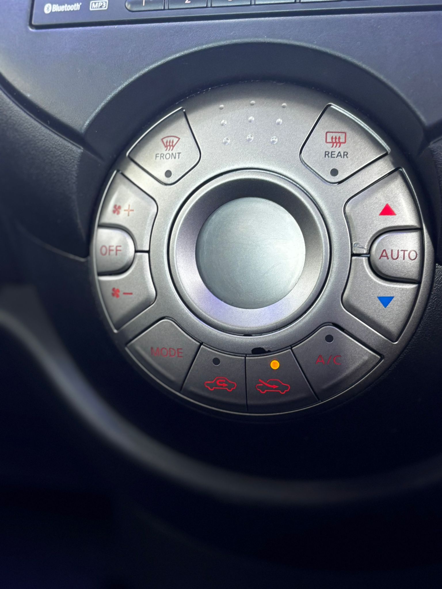 
								Nissan Micra 2011 full									