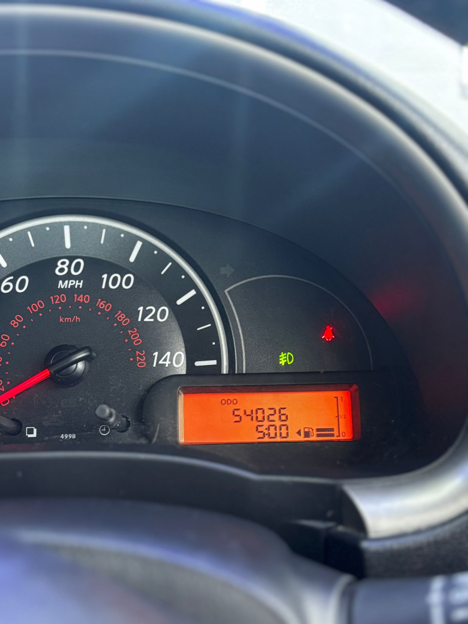 
								Nissan Micra 2011 full									