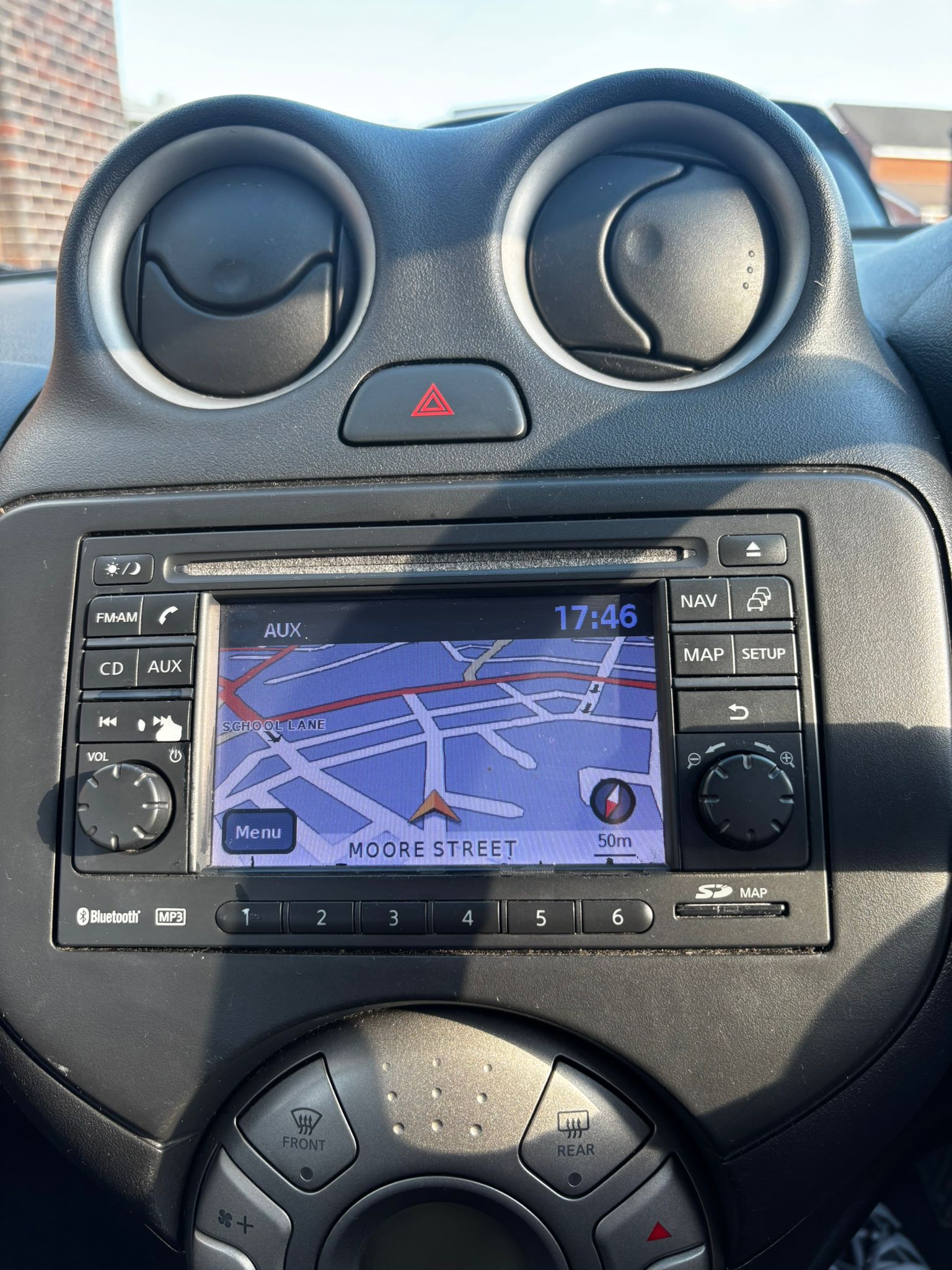 
								Nissan Micra 2011 full									