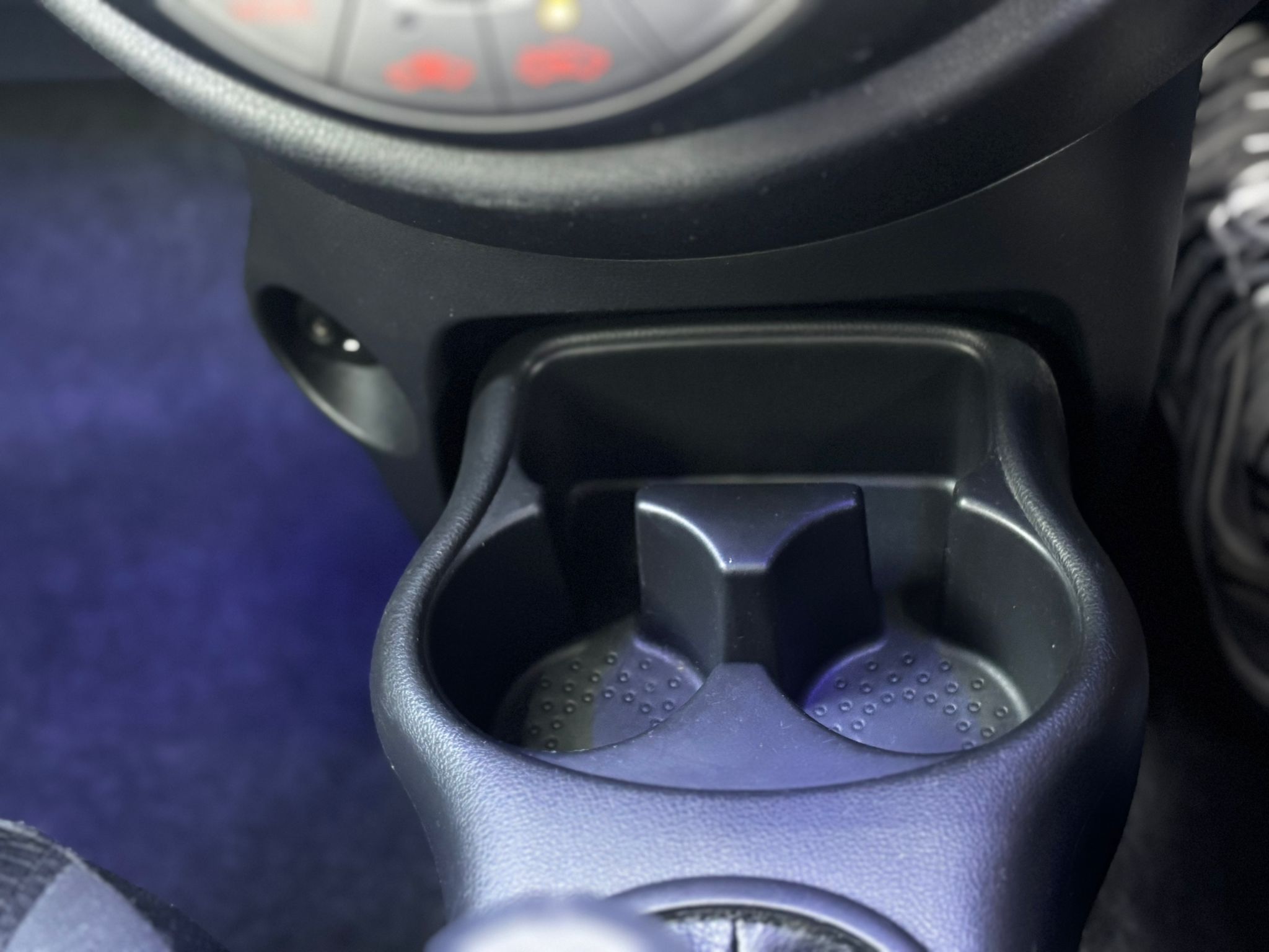 
								Nissan Micra 2011 full									