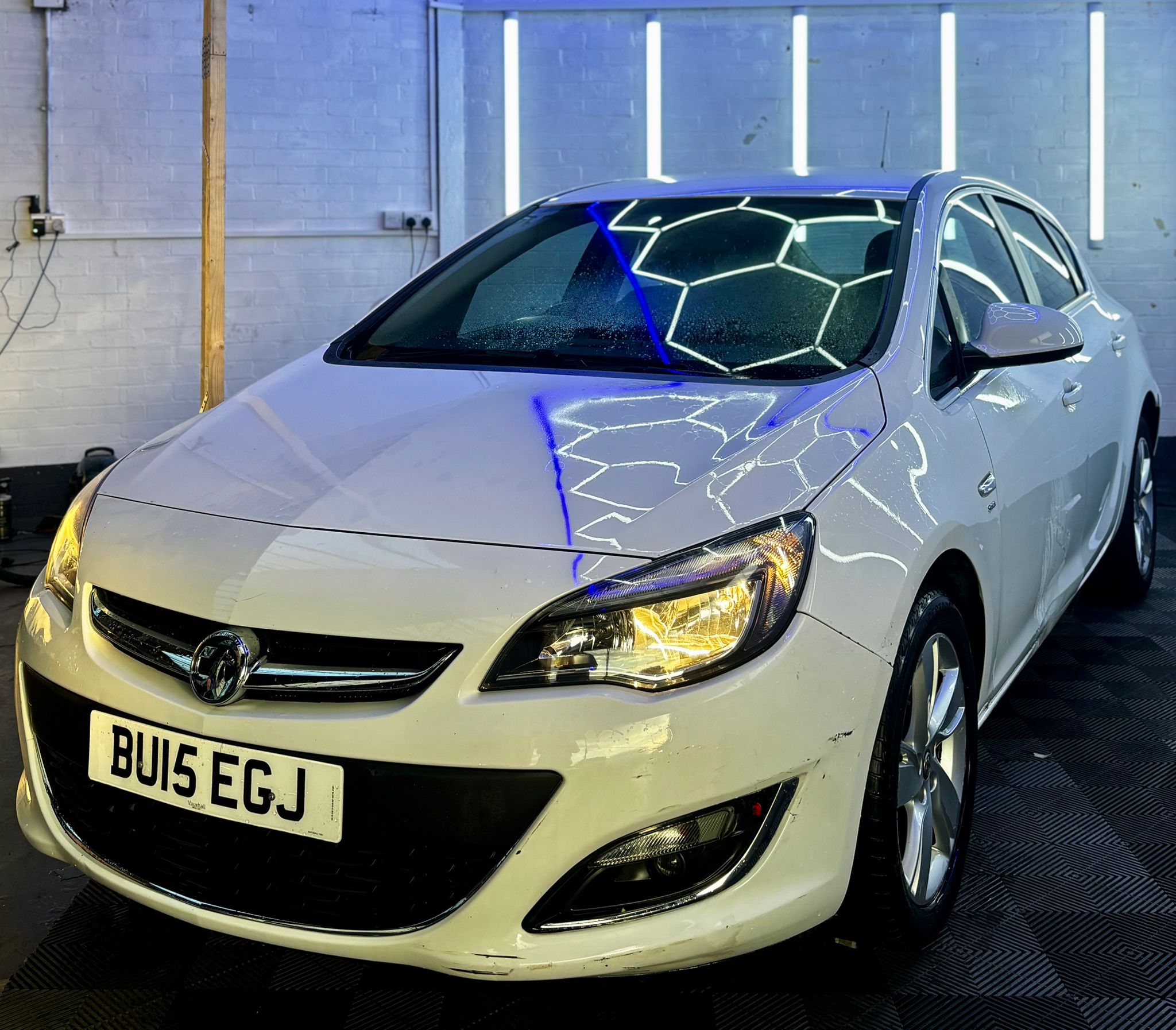 
								Vauxhall Astra Sri 2015 full									