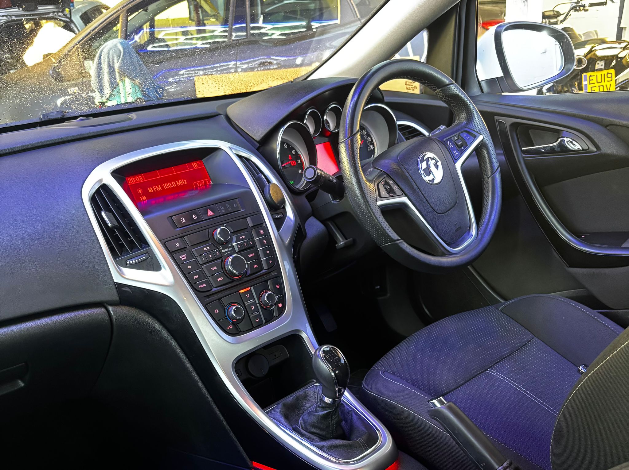 
								Vauxhall Astra Sri 2015 full									