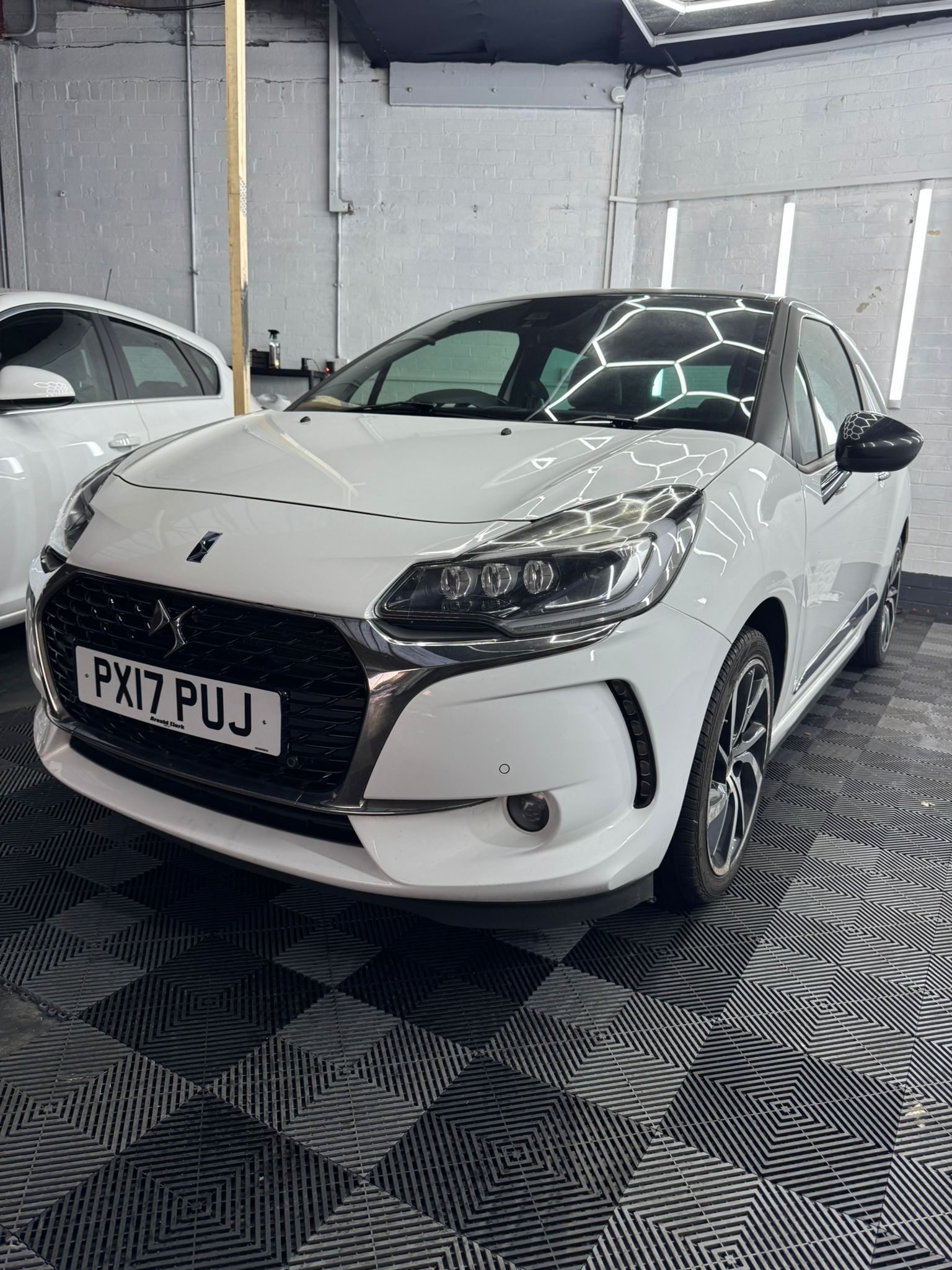 
								Citroen Ds3 Prestige Puretech S/S full									