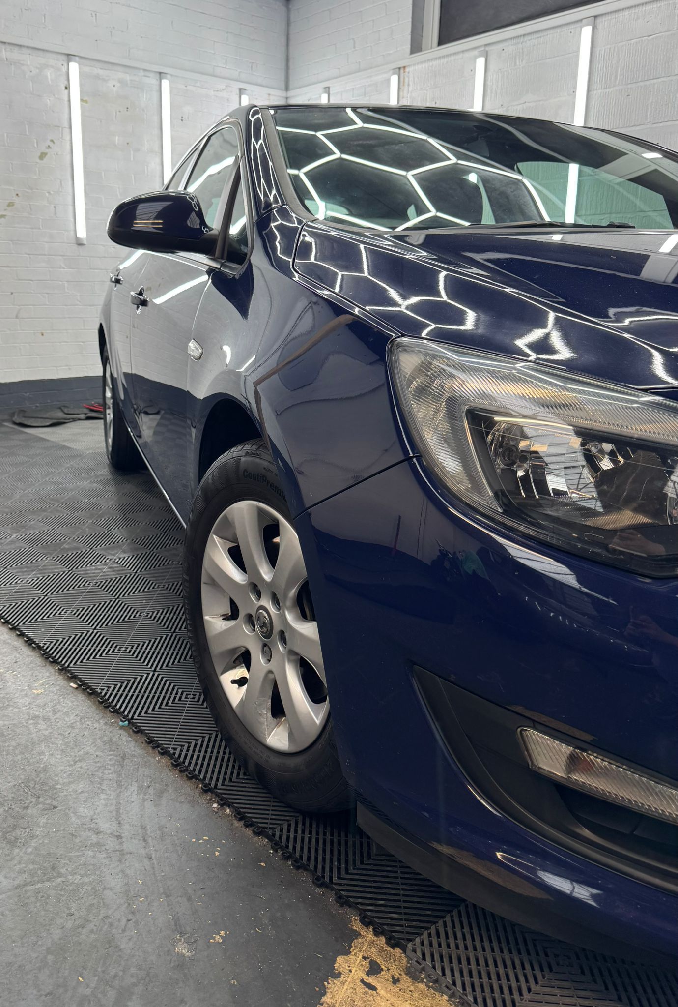 
								Vauxhall Astra (2009-2015) 1.7 CDTi 16V ecoFLEX Design 5dr [Start Stop] full									