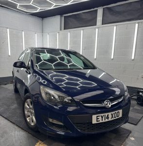 Vauxhall Astra (2009-2015) 1.7 CDTi 16V ecoFLEX Design 5dr [Start Stop]