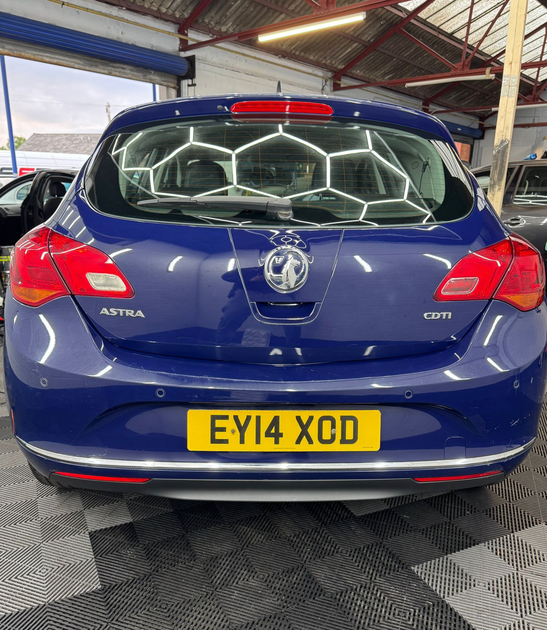 
								Vauxhall Astra (2009-2015) 1.7 CDTi 16V ecoFLEX Design 5dr [Start Stop] full									