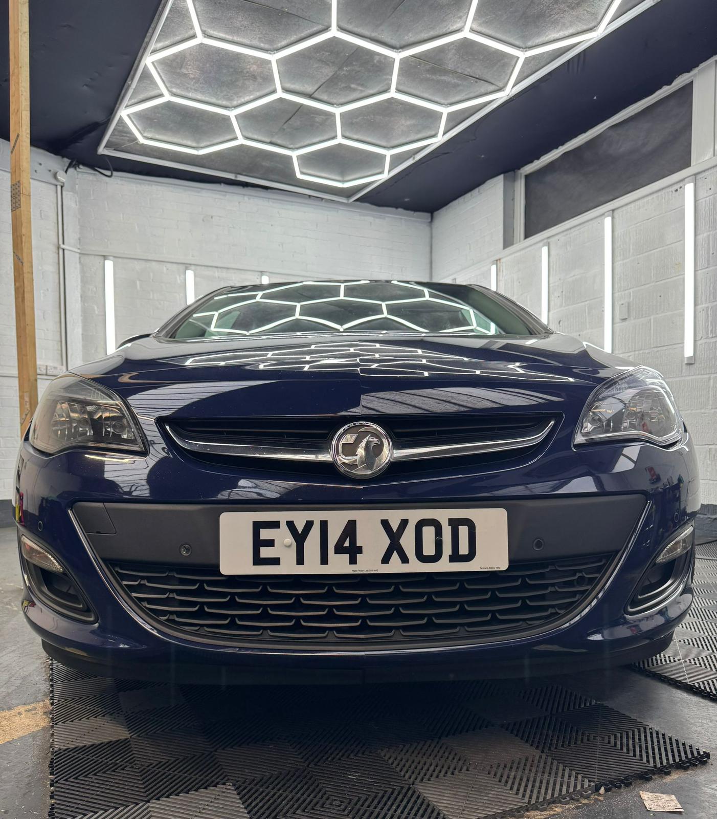 
								Vauxhall Astra (2009-2015) 1.7 CDTi 16V ecoFLEX Design 5dr [Start Stop] full									