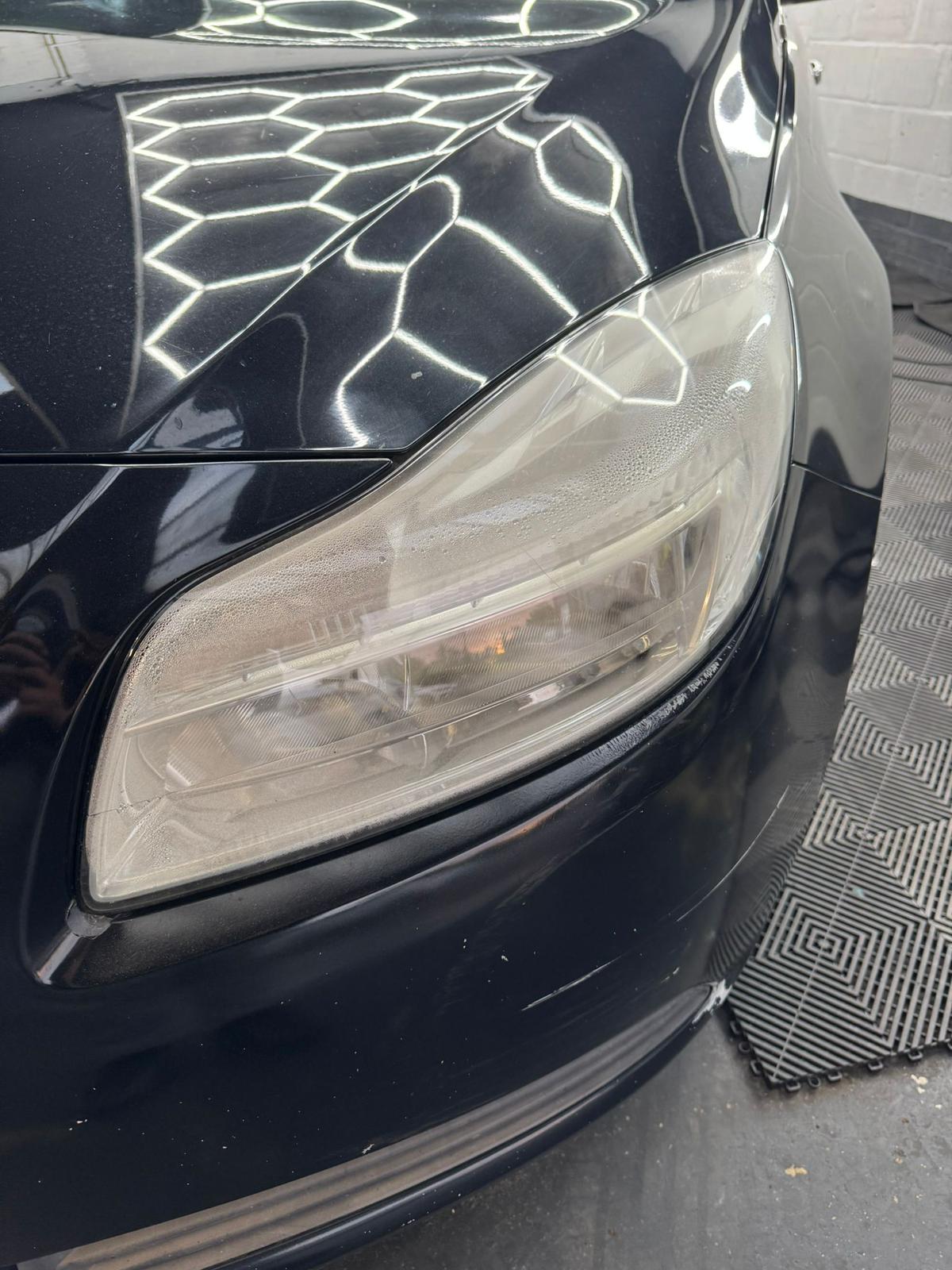 
								Vauxhall Insignia 1.8i 16V Exclusiv 5dr full									