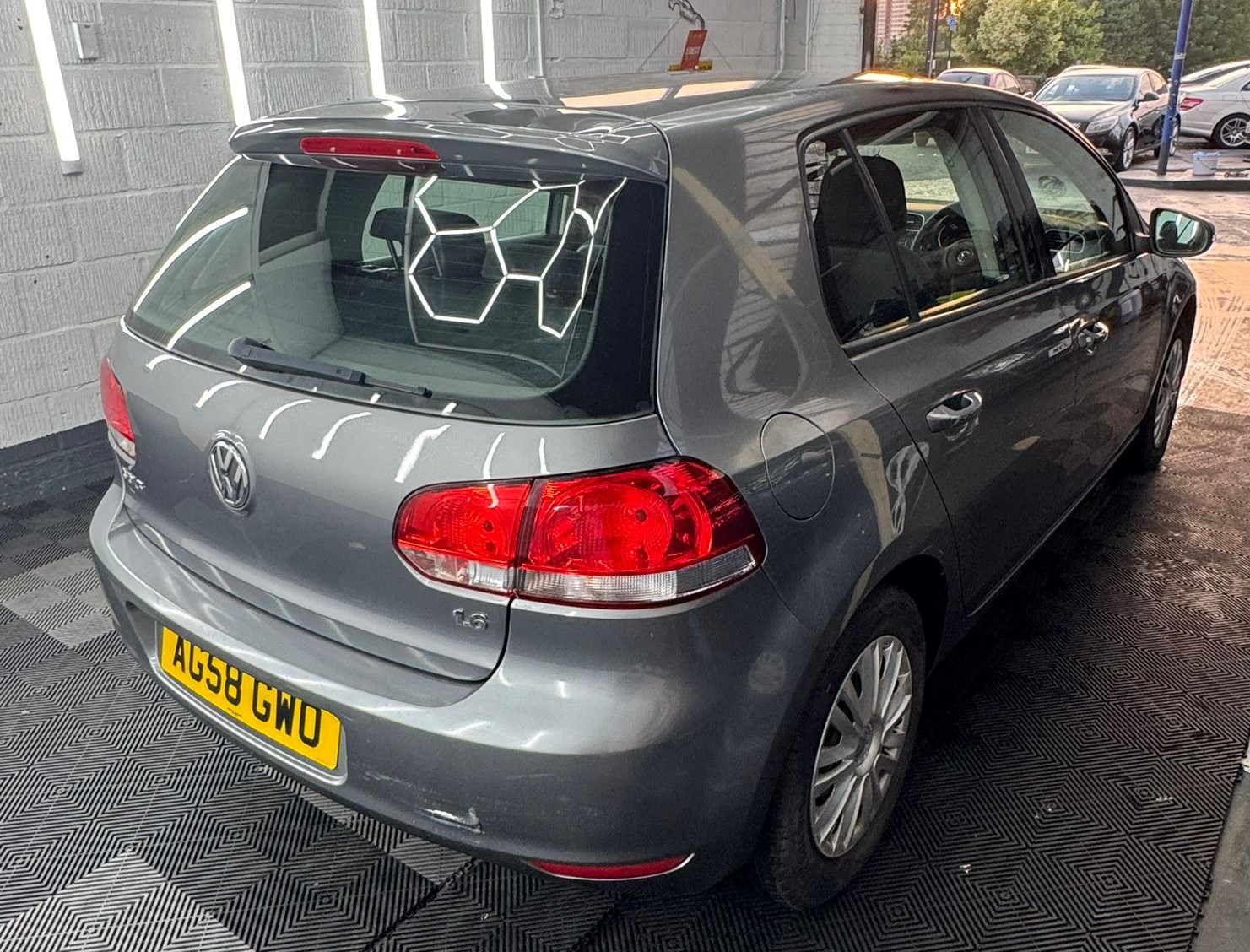 
								Volkswagen GOLF HATCHBACK 1.6 S 5dr full									