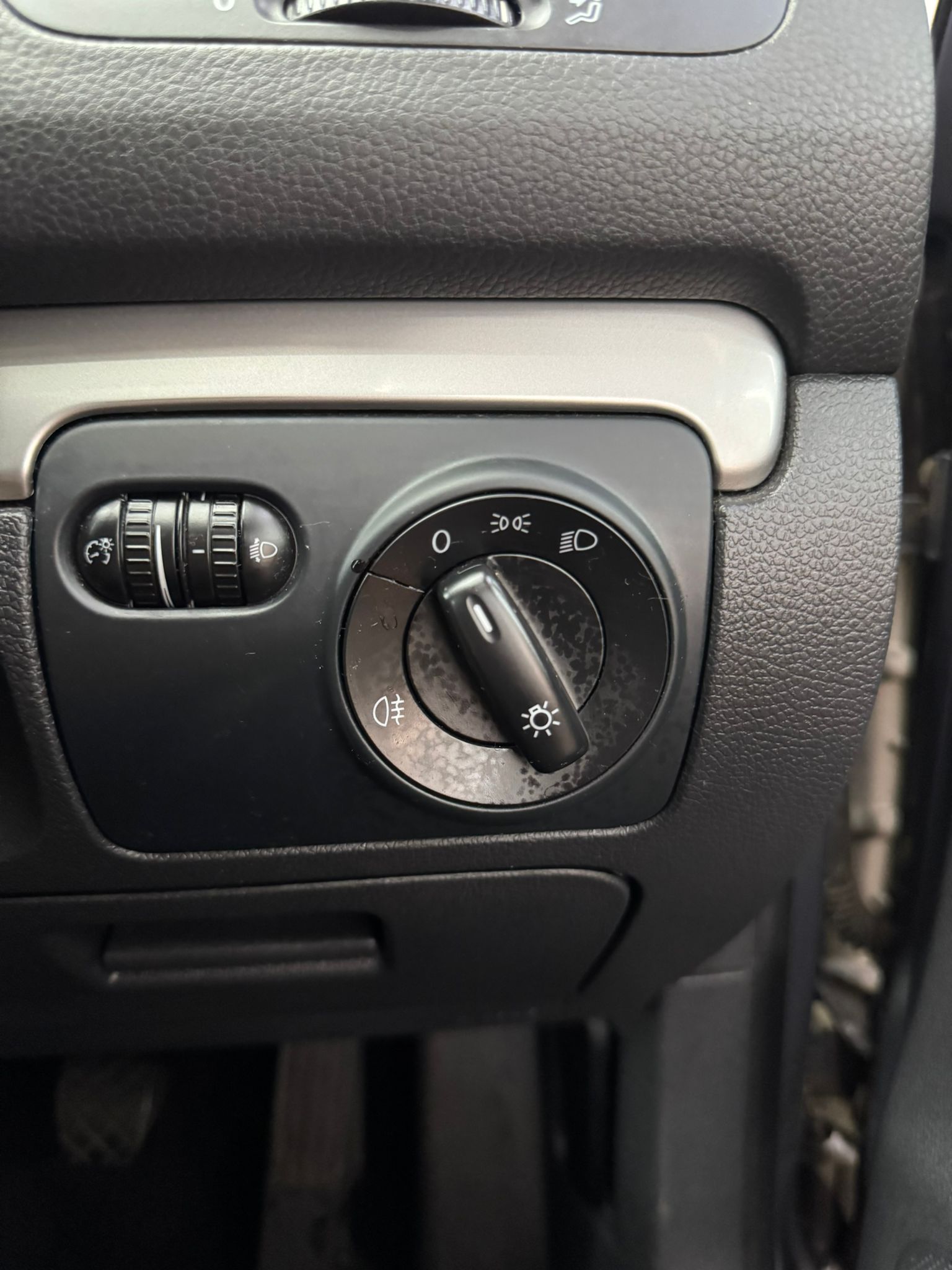 
								Volkswagen GOLF HATCHBACK 1.6 S 5dr full									