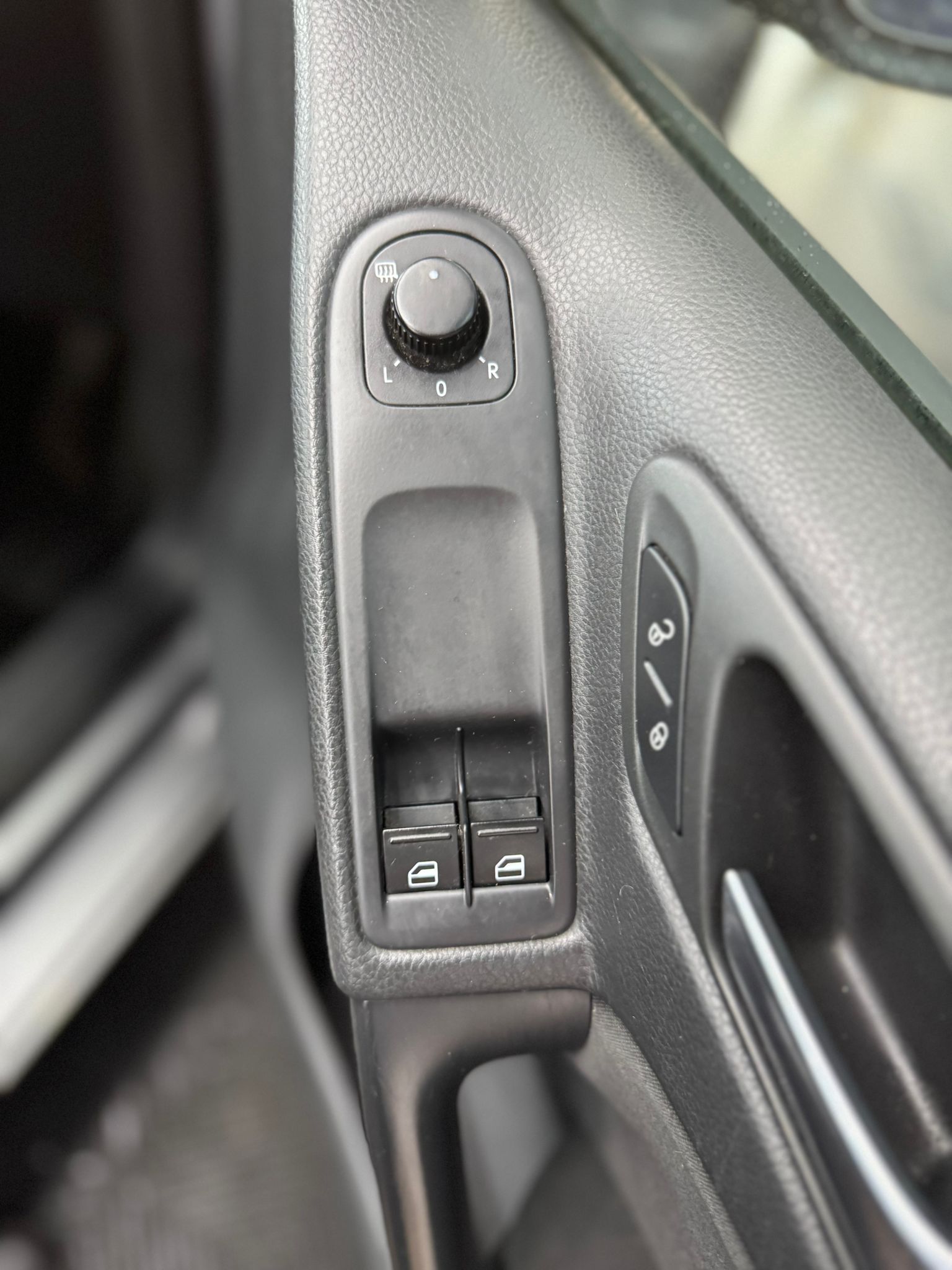 
								Volkswagen GOLF HATCHBACK 1.6 S 5dr full									