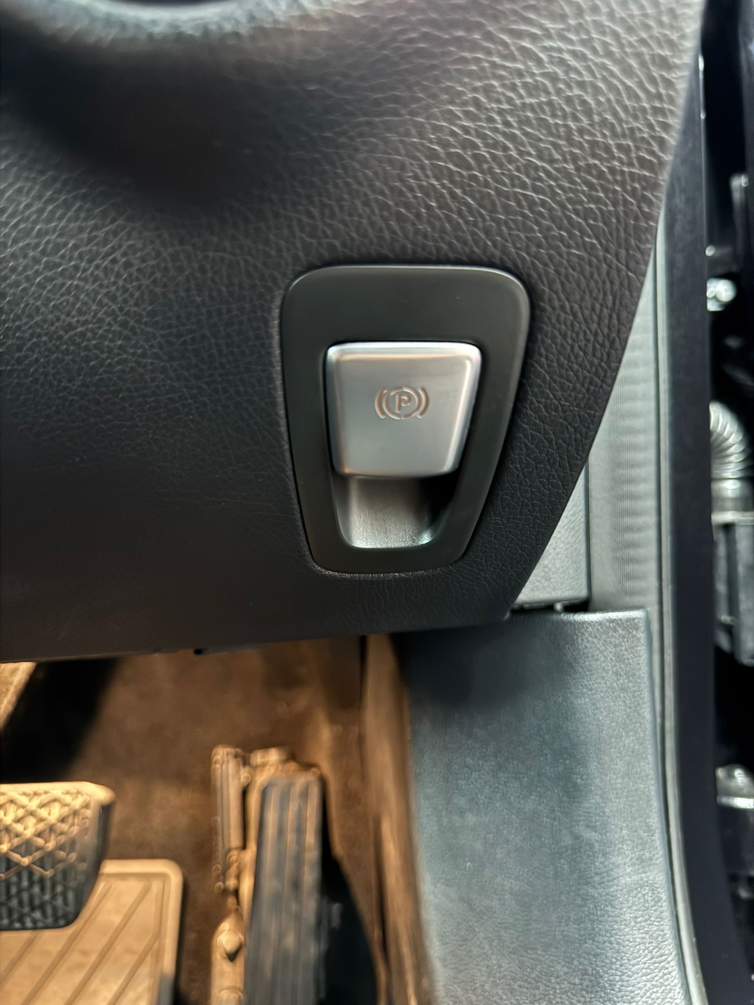 
								DS 3 1.2 PureTech 82 Chic 3dr full									