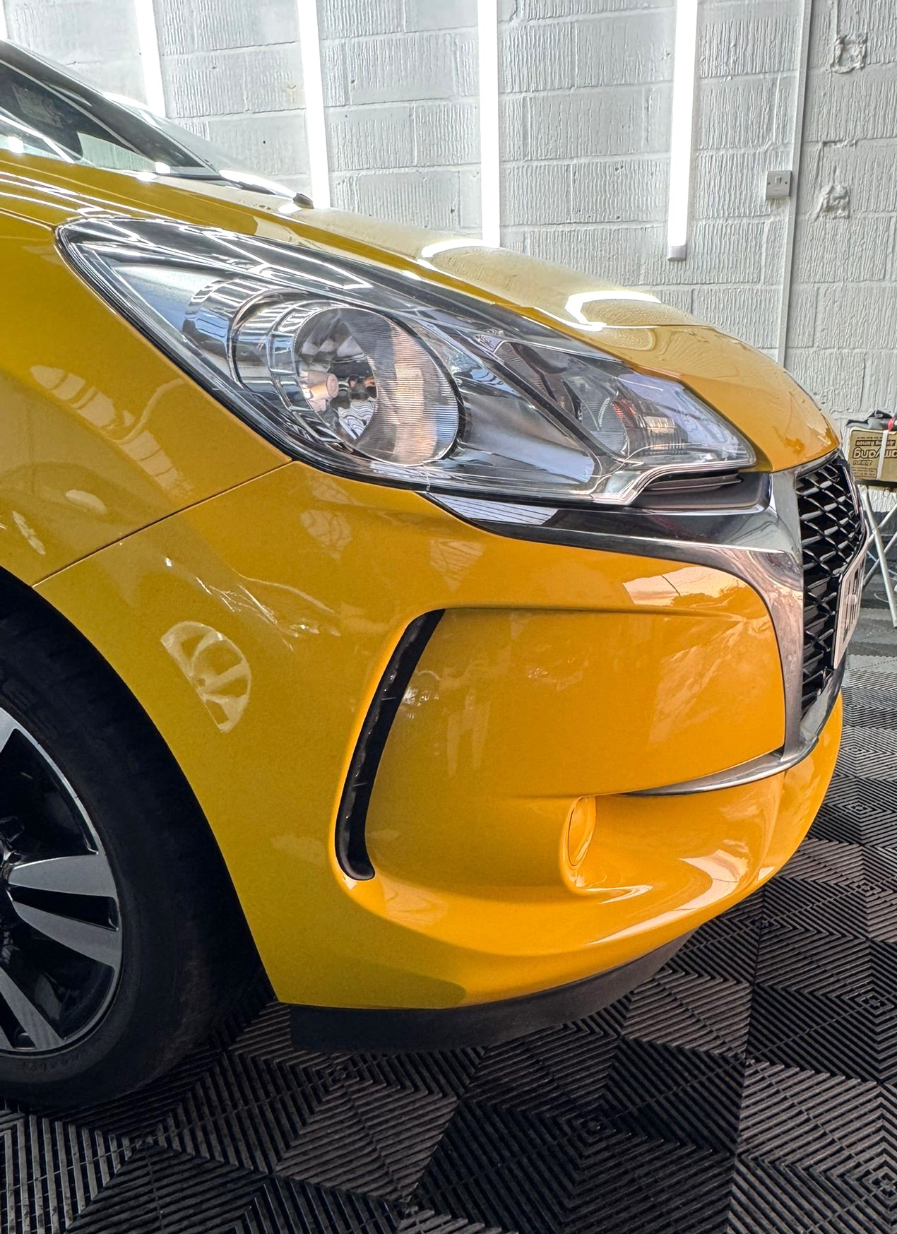 
								DS 3 1.2 PureTech 82 Chic 3dr full									