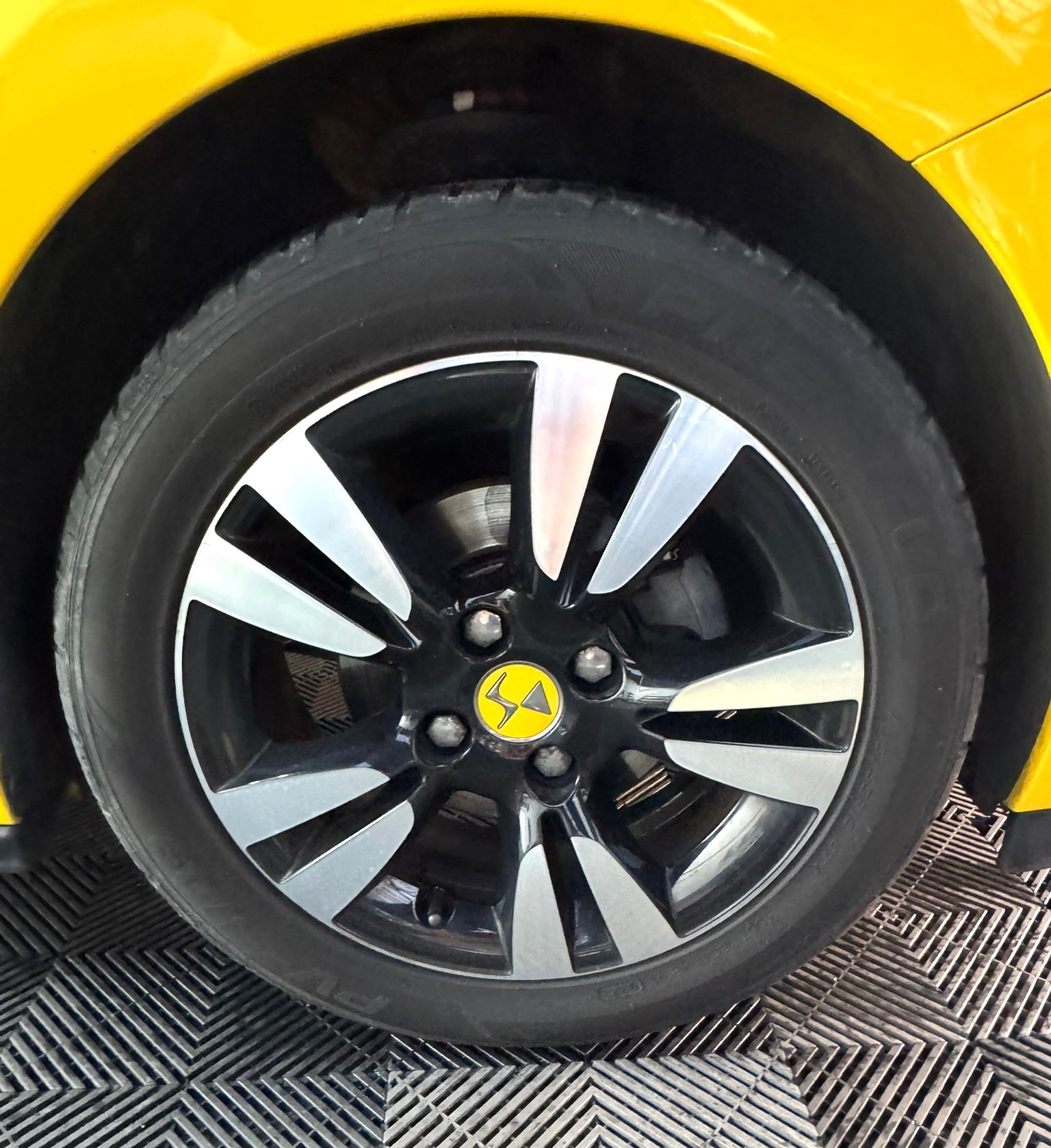 
								DS 3 1.2 PureTech 82 Chic 3dr full									