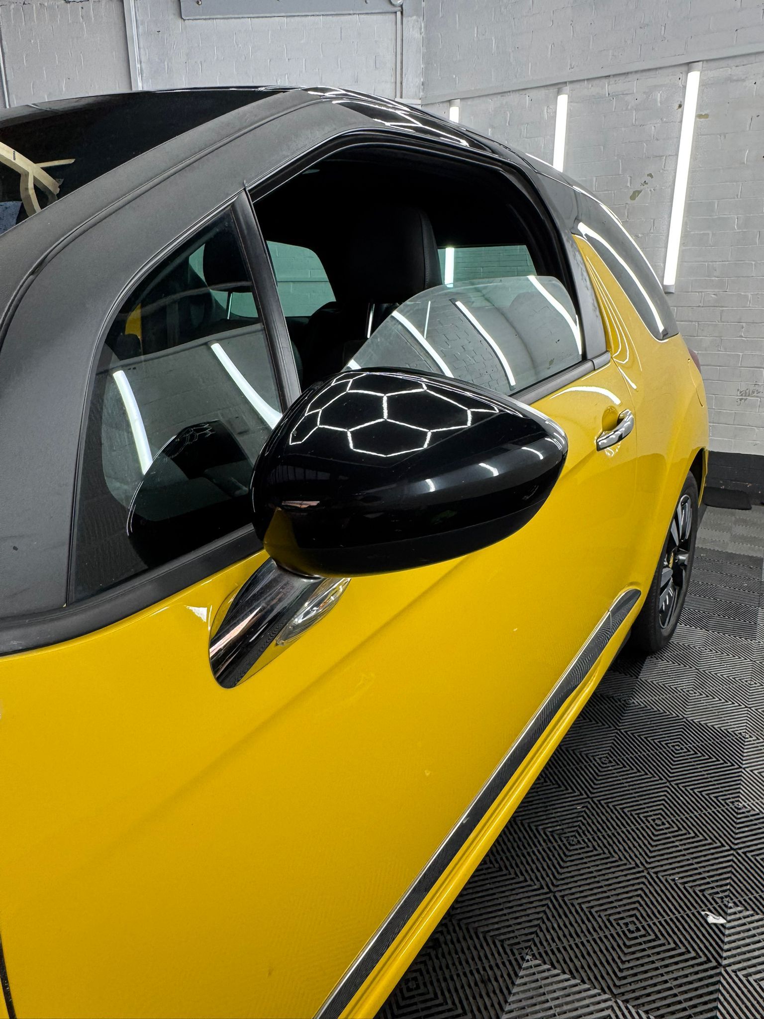 
								DS 3 1.2 PureTech 82 Chic 3dr full									