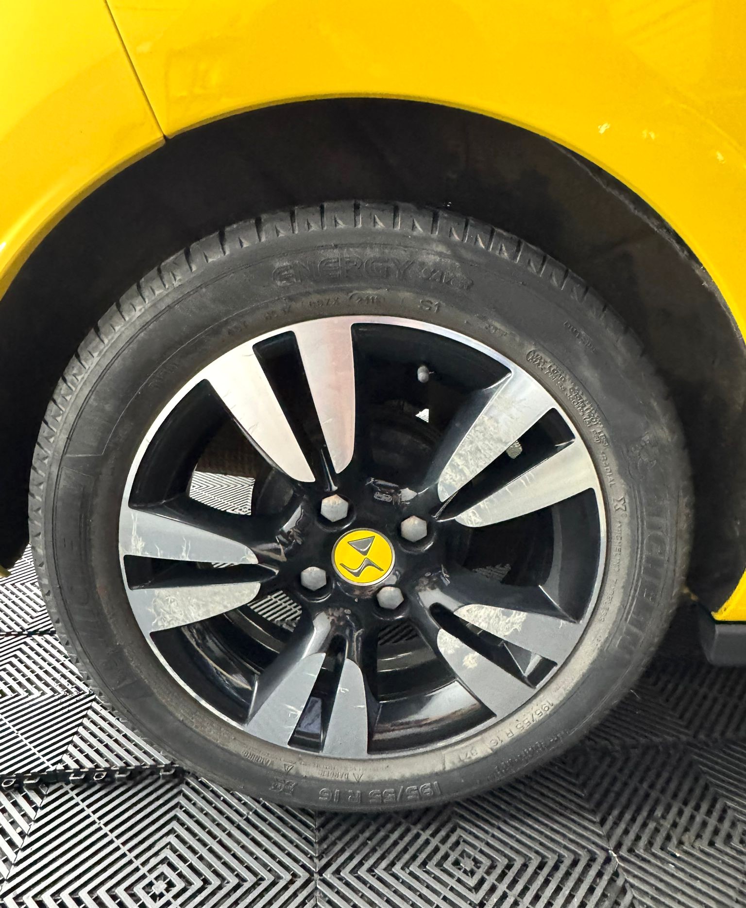 
								DS 3 1.2 PureTech 82 Chic 3dr full									