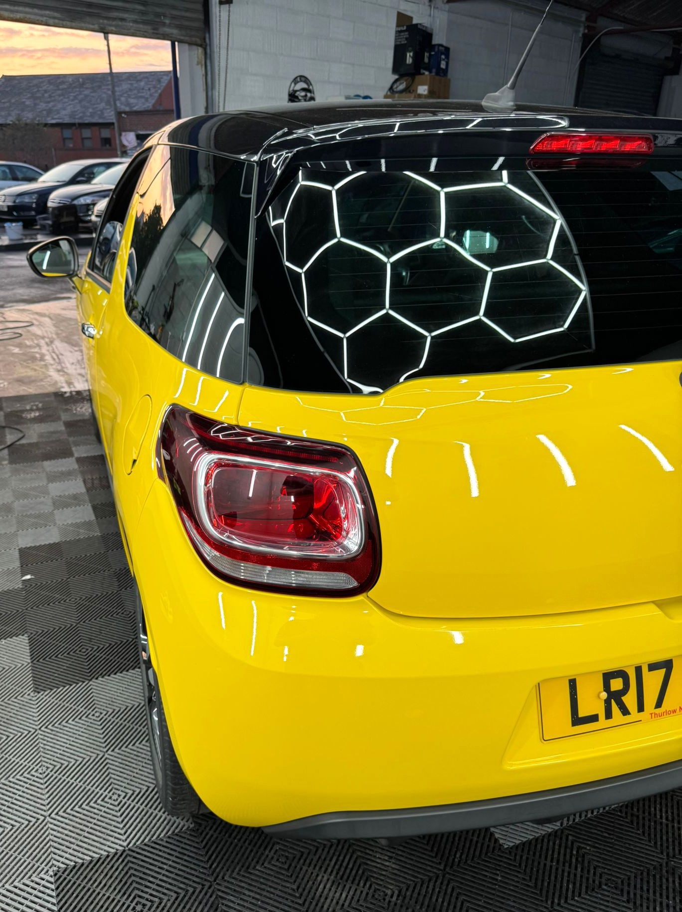 
								DS 3 1.2 PureTech 82 Chic 3dr full									