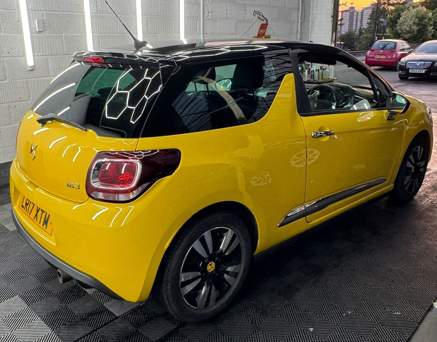 
								DS 3 1.2 PureTech 82 Chic 3dr full									