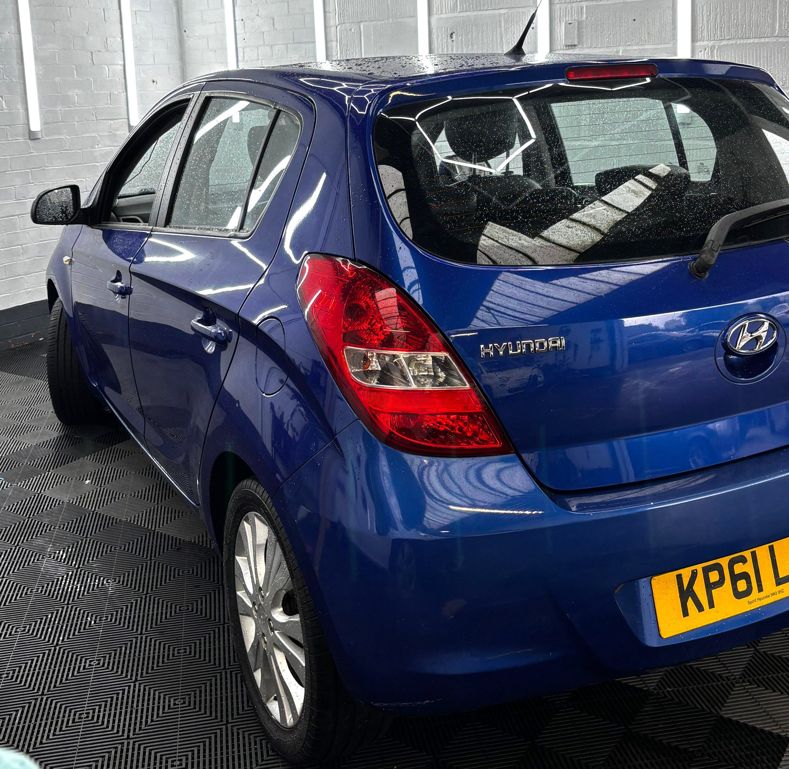 
								Hyundai i20 2011 1.4 Style 5dr full									