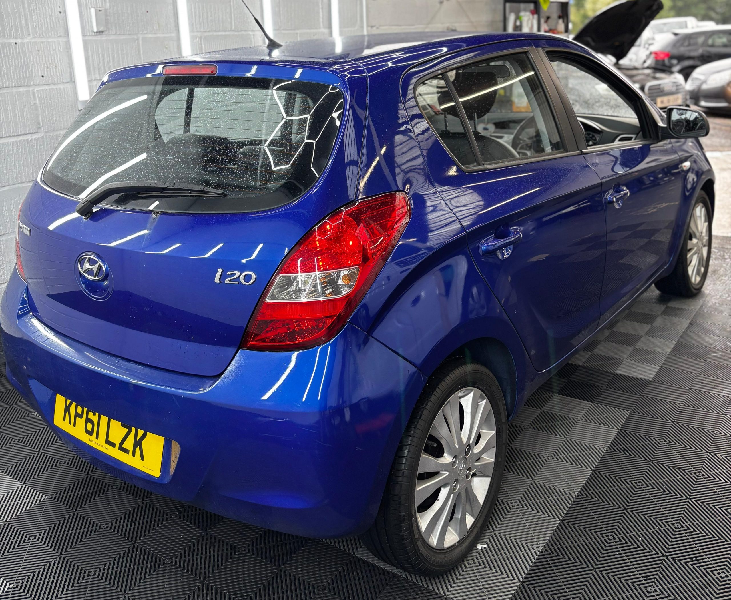 
								Hyundai i20 2011 1.4 Style 5dr full									