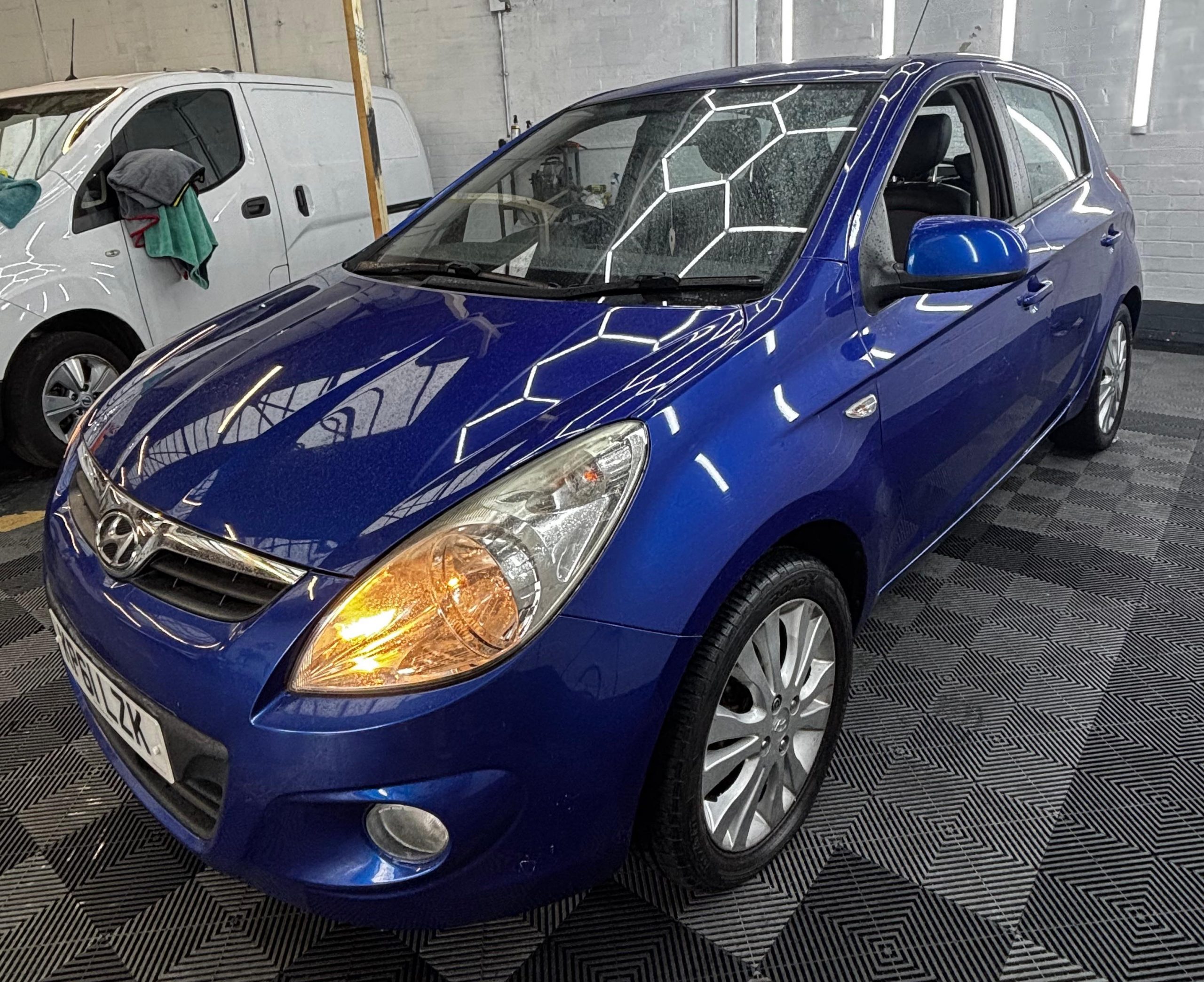 
								Hyundai i20 2011 1.4 Style 5dr full									