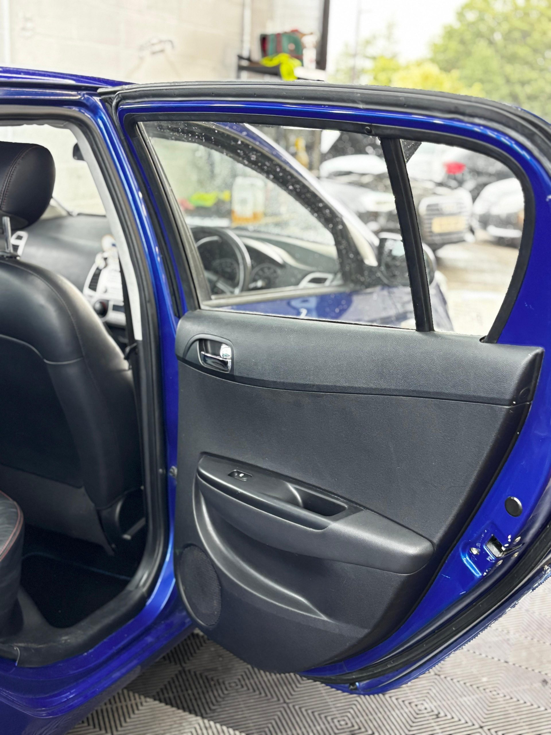 
								Hyundai i20 2011 1.4 Style 5dr full									