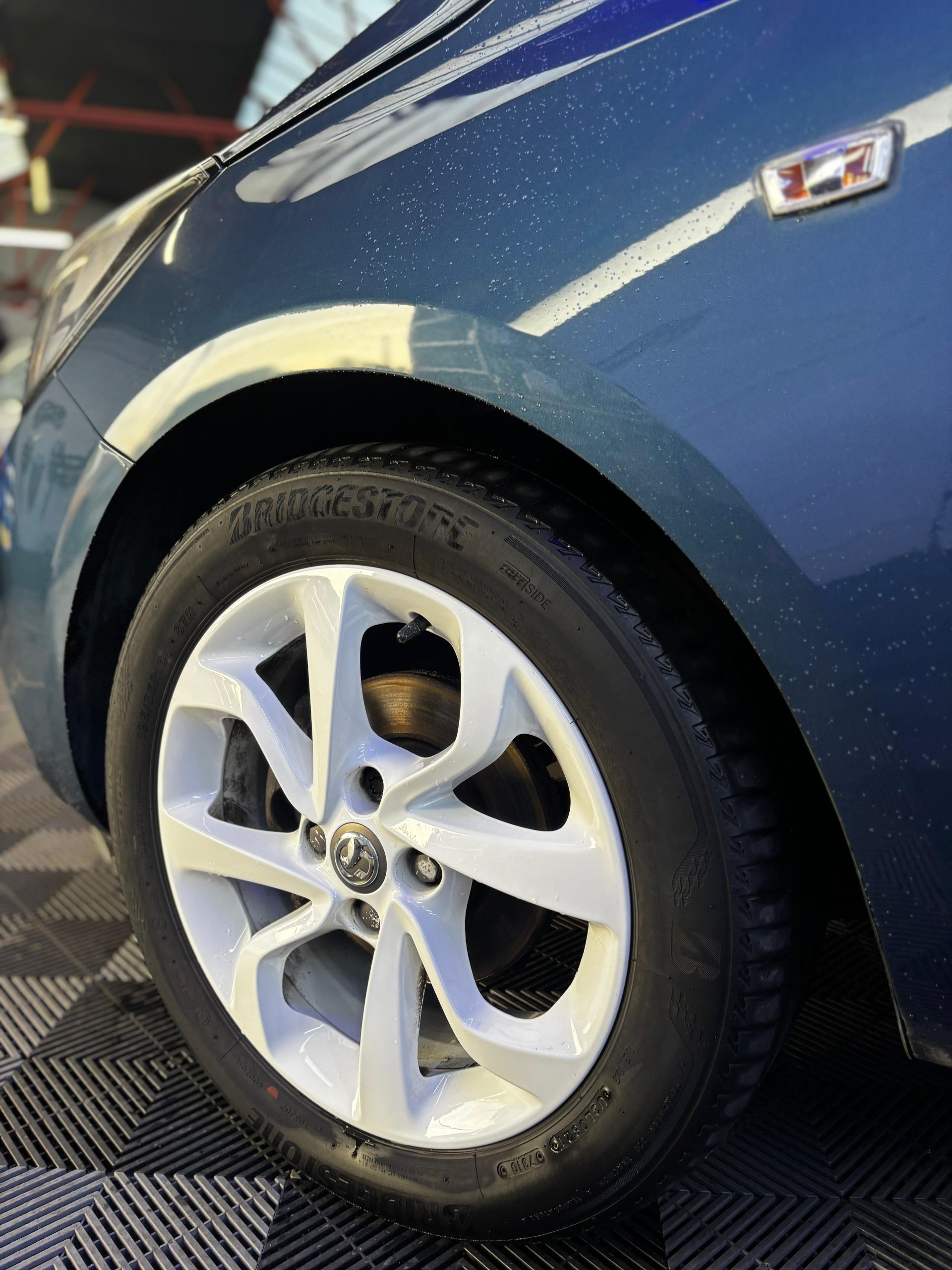 
								2015 Vauxhall Corsa 1.2 Sting 3dr full									