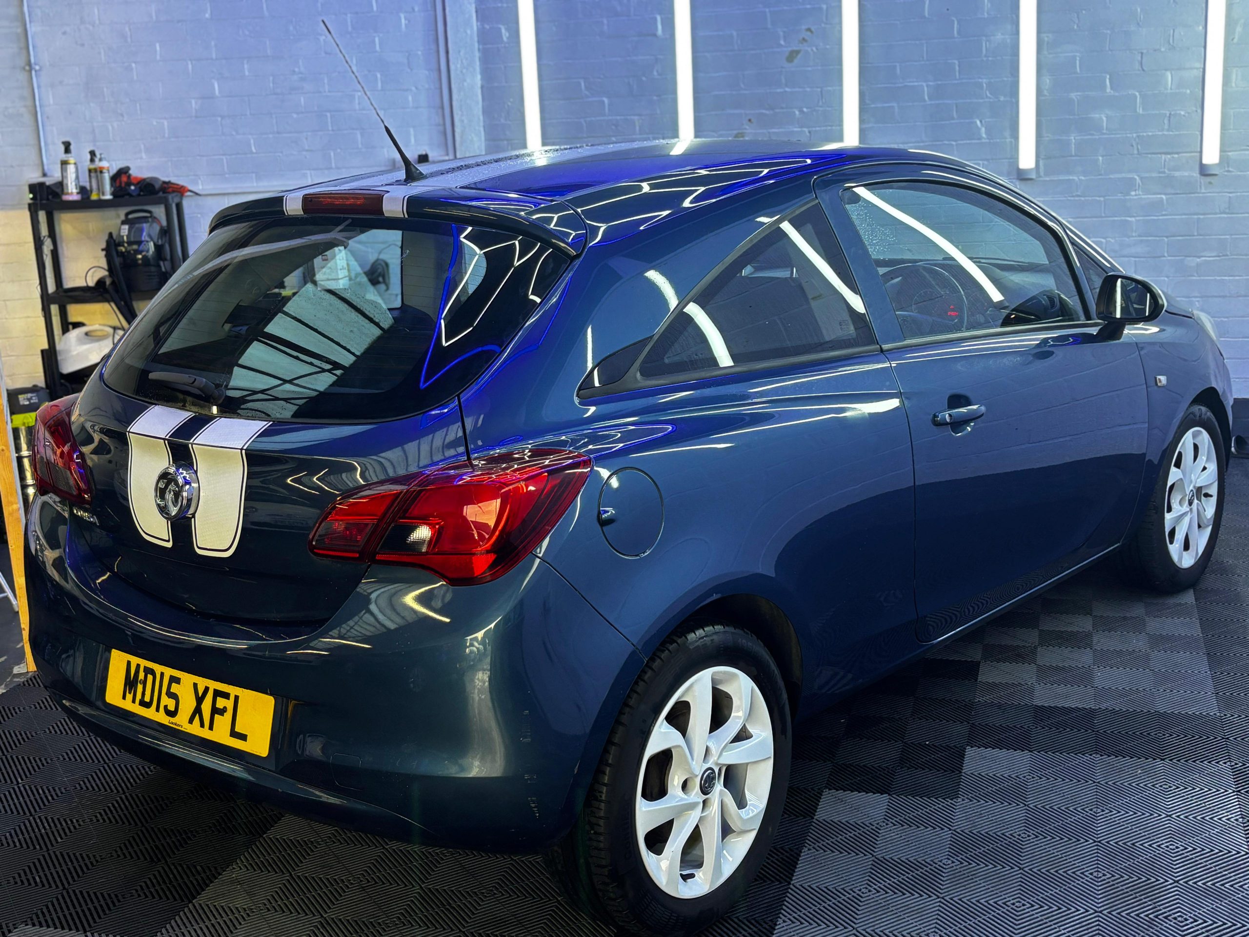 
								2015 Vauxhall Corsa 1.2 Sting 3dr full									