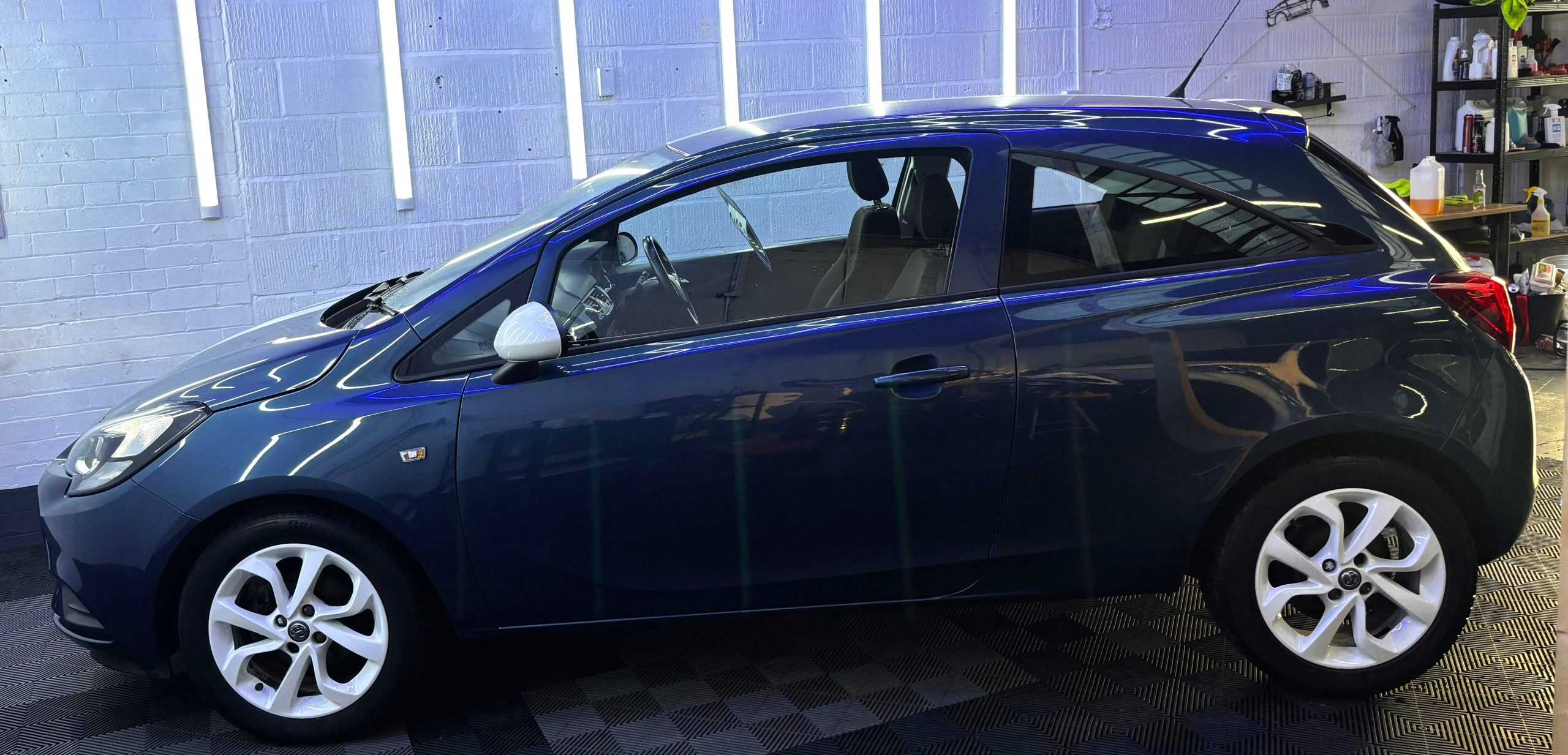 
								2015 Vauxhall Corsa 1.2 Sting 3dr full									