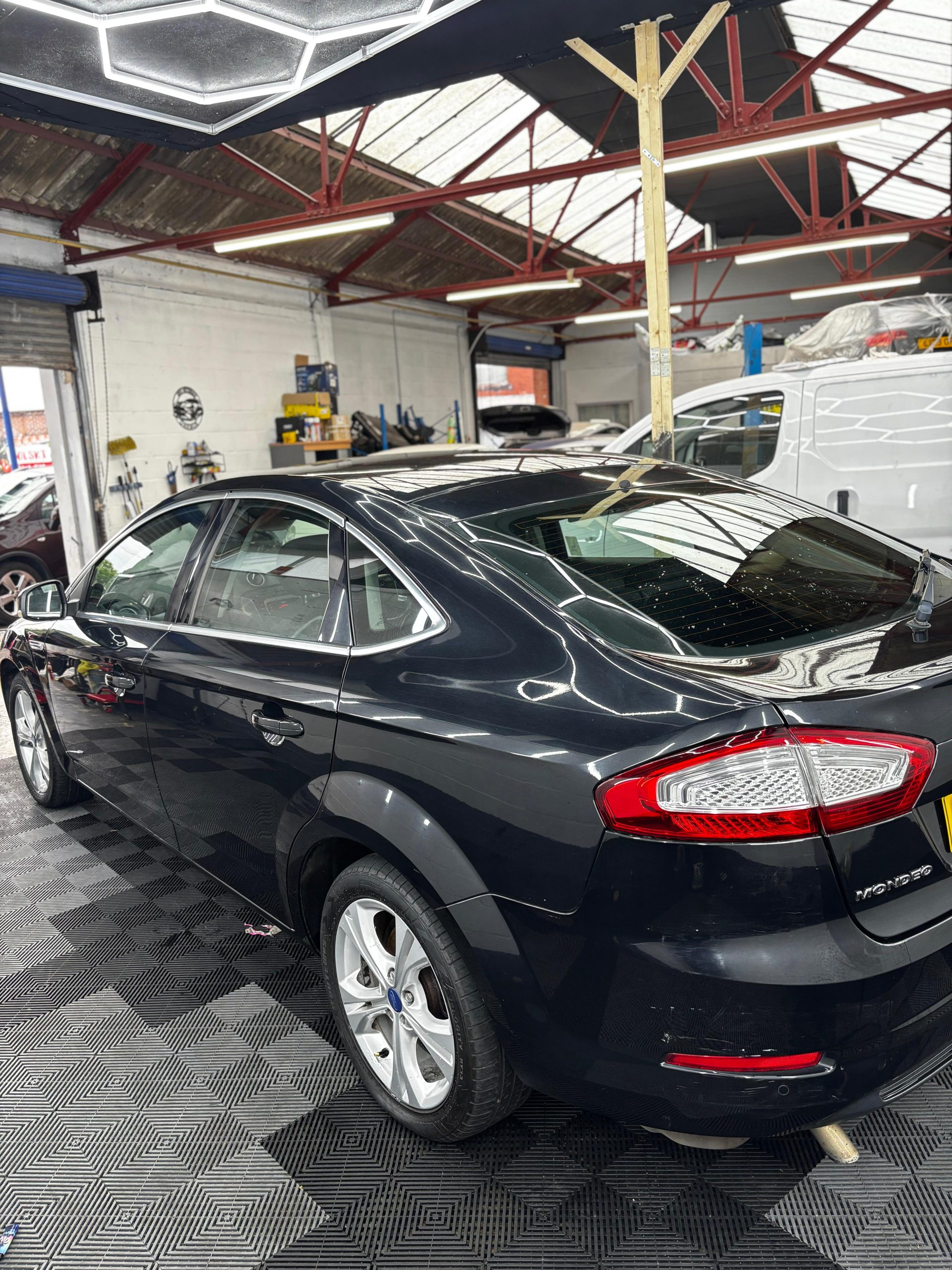 
								Ford Mondeo Titanium 2011 full									