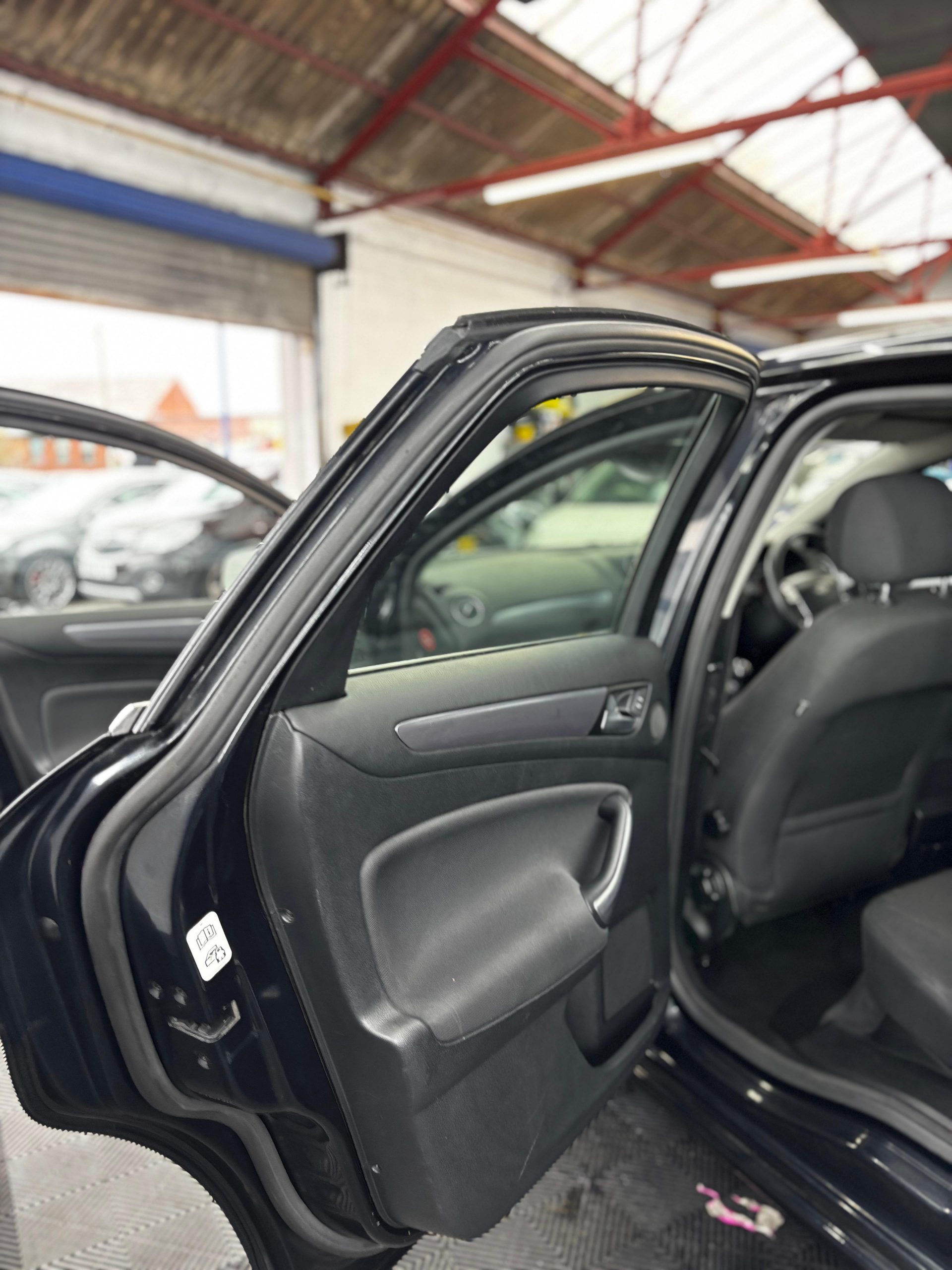 
								Ford Mondeo Titanium 2011 full									